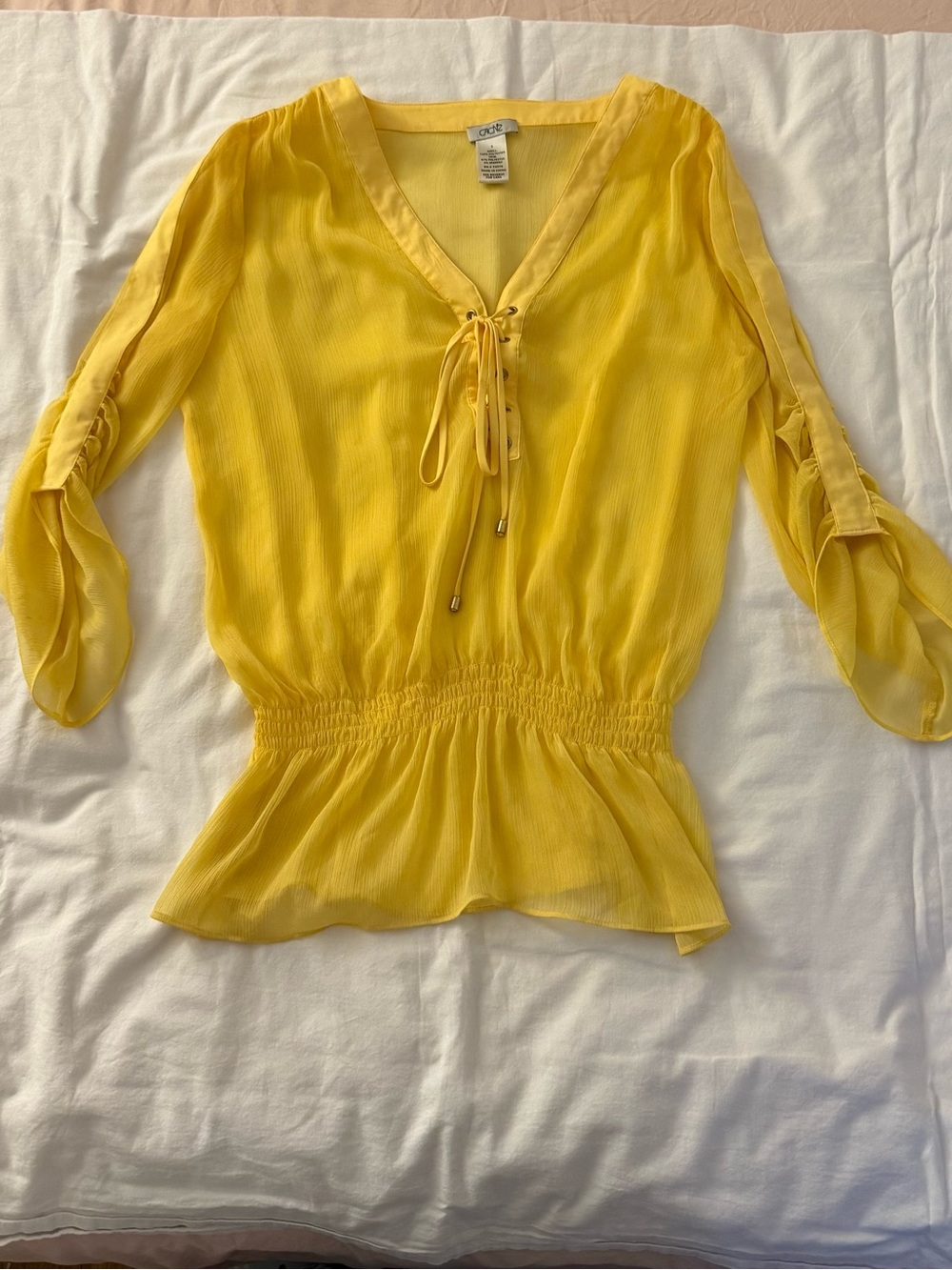 Vintage Cache Sheer Yellow Peasant
V-Neck Peplum Waist Ruched Sleeve Small